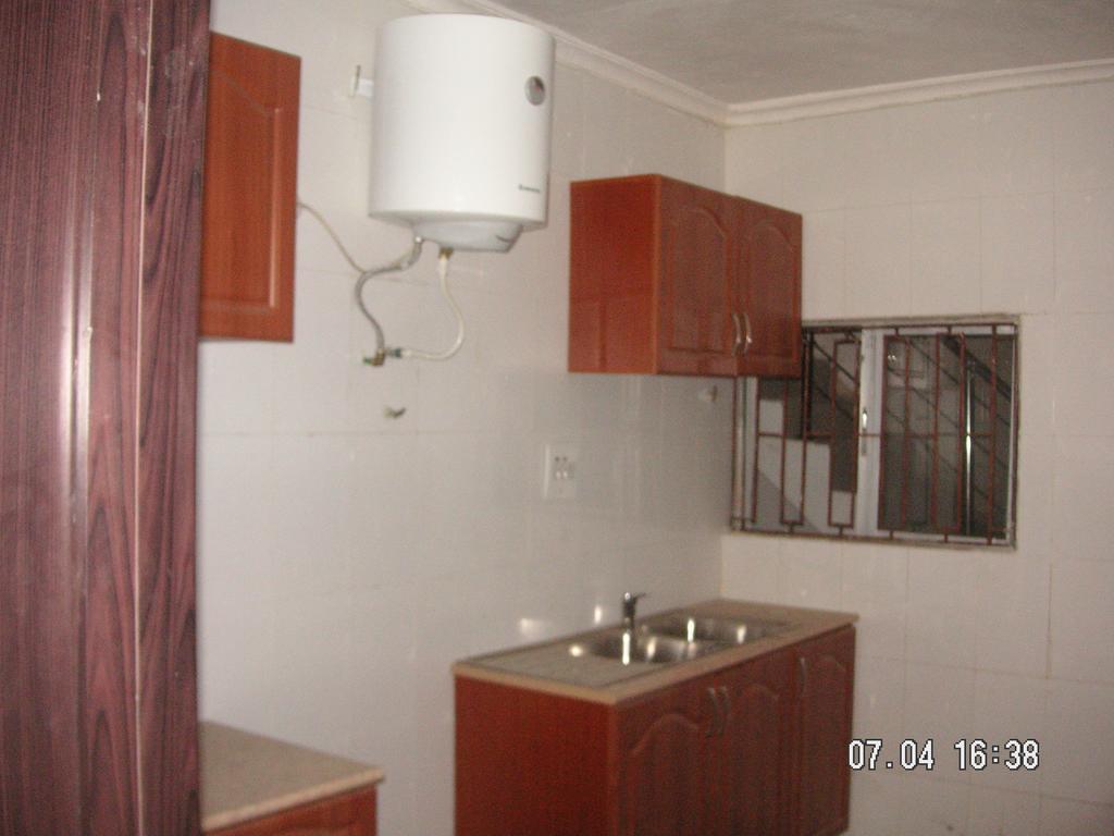 The Habitat Suites International Лагос Номер фото